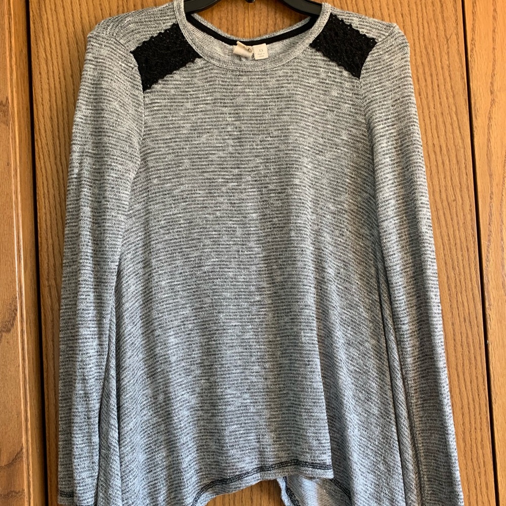 silver long sleeve with black lace
